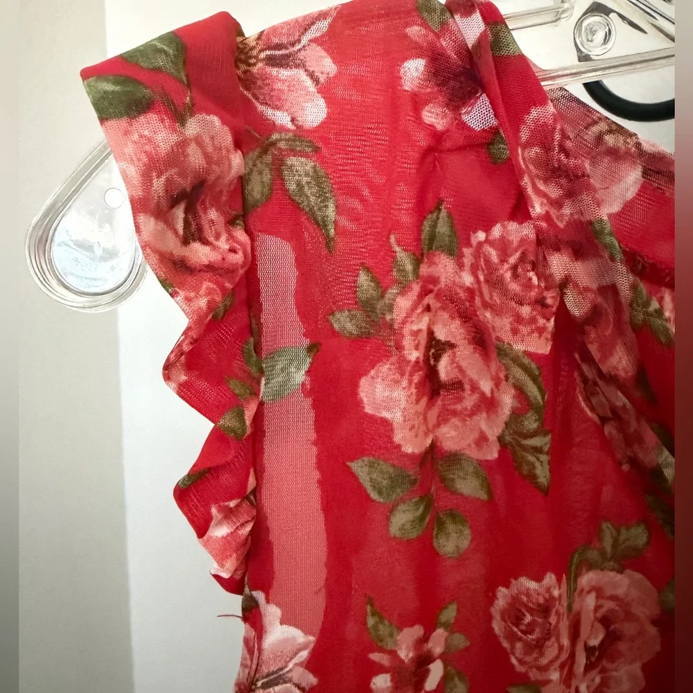 Sheer Floral Red Sleeveless Top - Picture 4 of 4